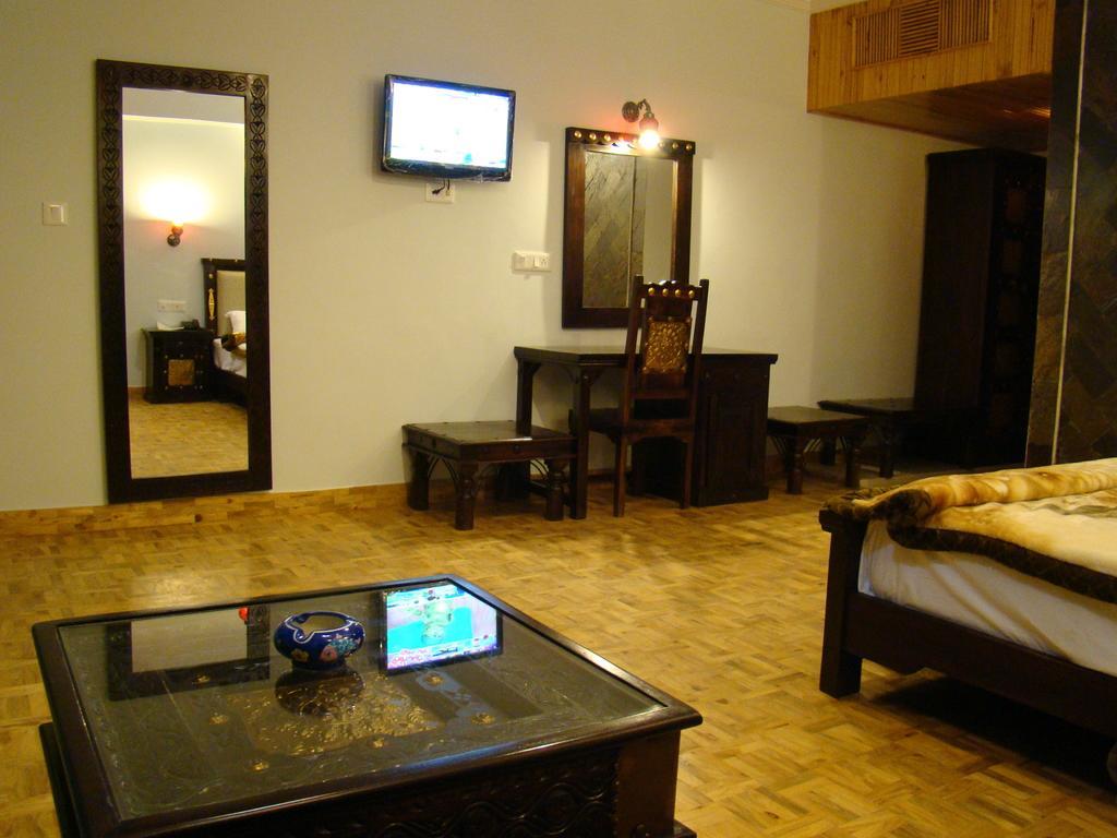 Hotel The Himachal Inn Манали Экстерьер фото