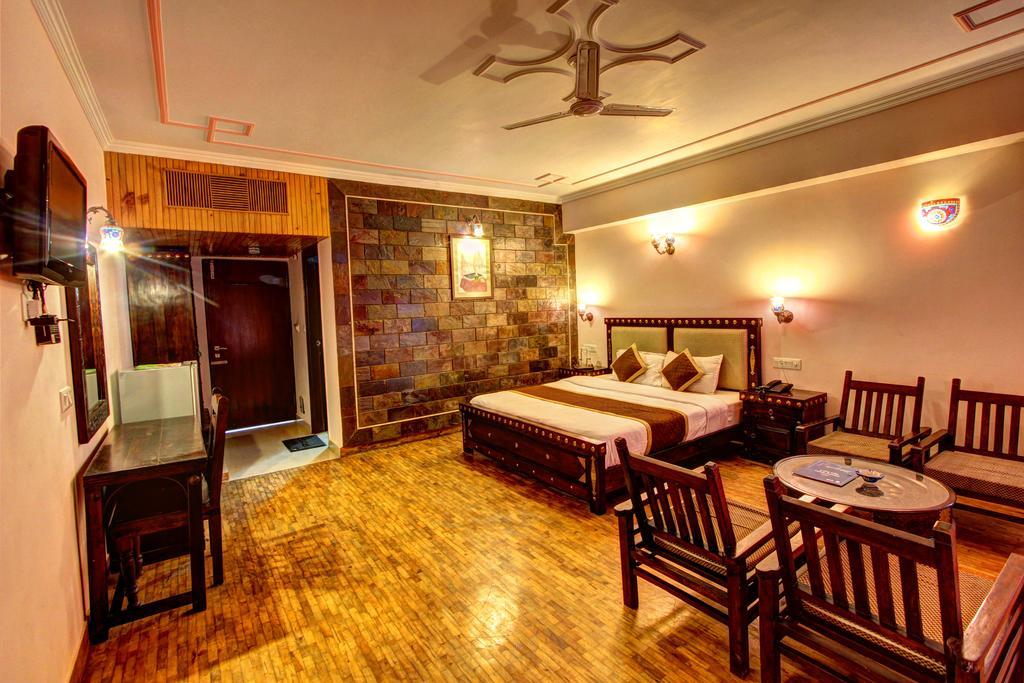 Hotel The Himachal Inn Манали Экстерьер фото